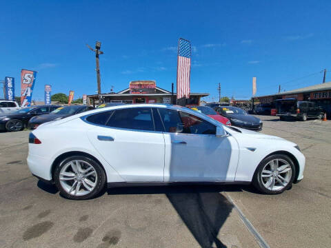 2015 Tesla Model S