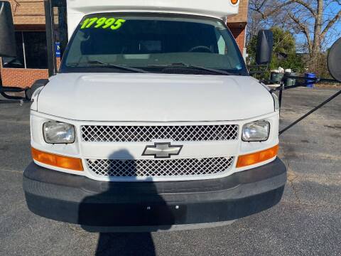 2008 Chevrolet Express Cutaway for sale at Ndow Automotive Group LLC in Griffin GA
