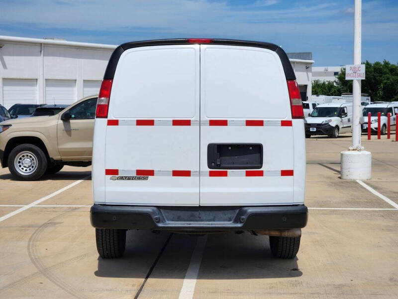 2021 Chevrolet Express 2500
