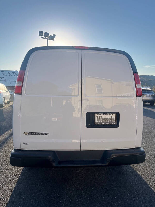 2021 Chevrolet Express 2500