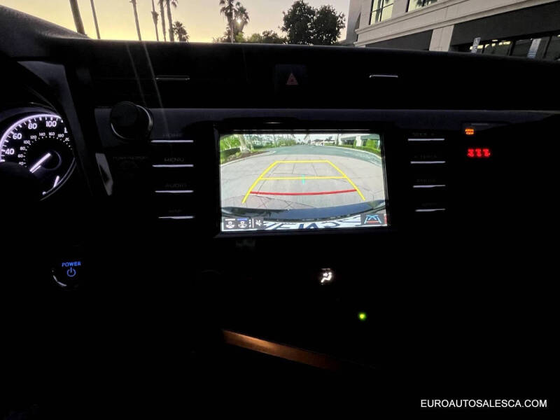 2019 Toyota Camry Hybrid LE