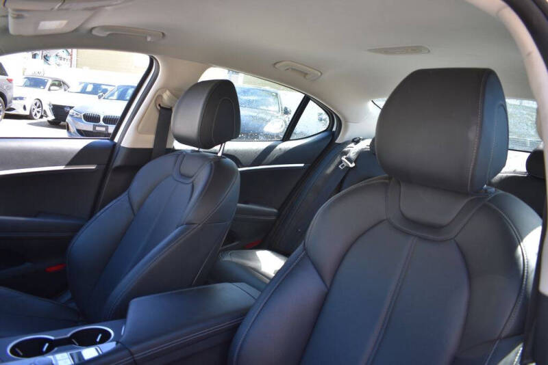 2025 Genesis G70