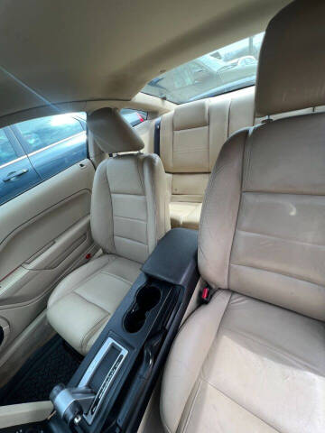 2006 Ford Mustang V6 Standard