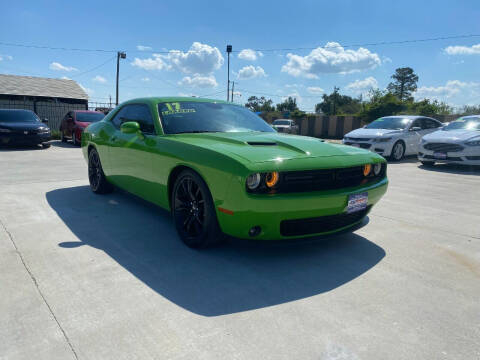 2017 Dodge Challenger SXT Plus