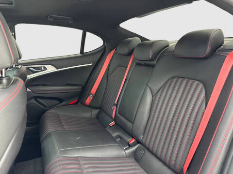 2023 Genesis G70