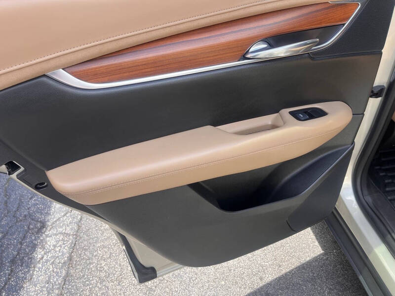 2017 Cadillac XT5 Platinum