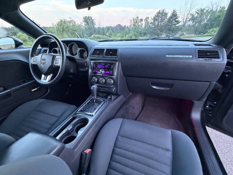 2012 Dodge Challenger SXT