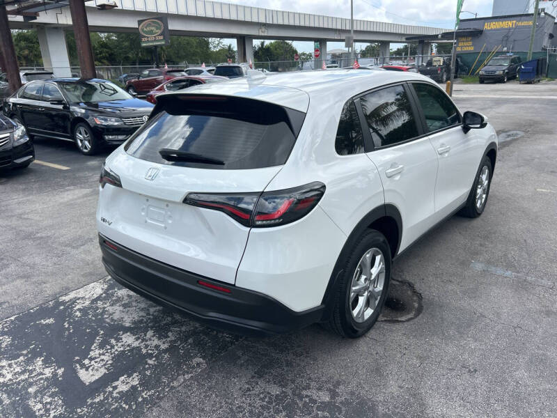2025 Honda HR-V LX