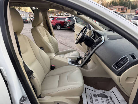 2015 Volvo XC60 T6 Platinum