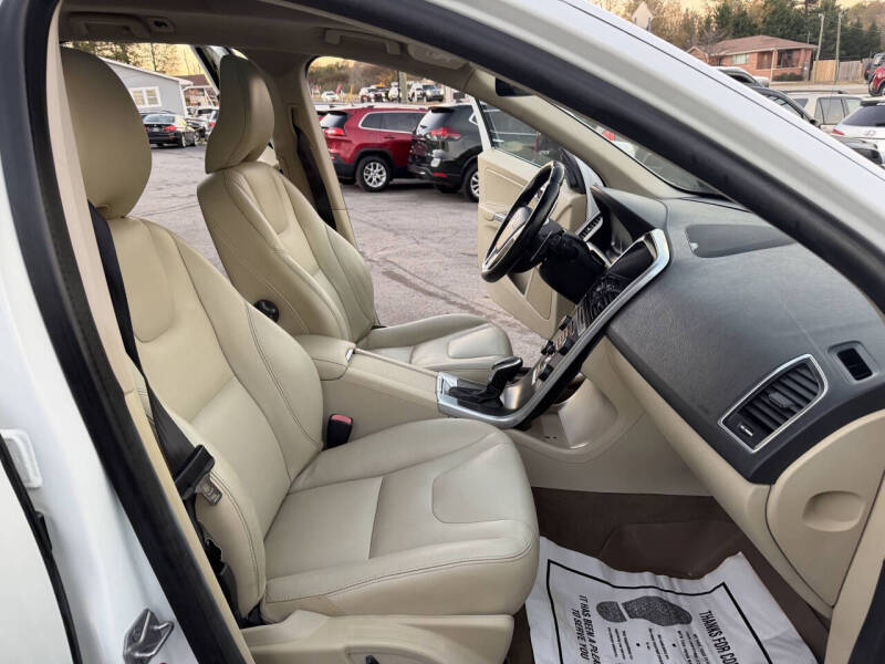 2015 Volvo XC60 T6 Platinum