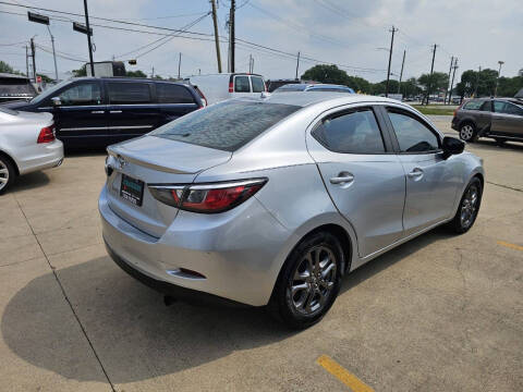 2019 Toyota Yaris LE