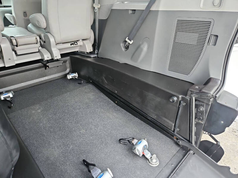 2020 Toyota Sienna LE Mobility 7-Passenger