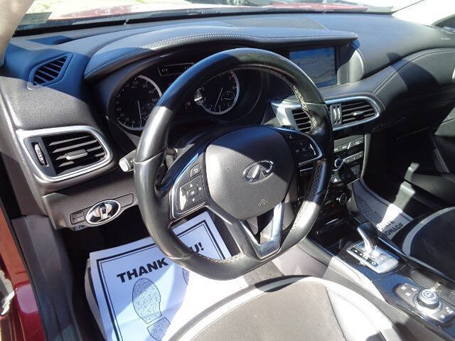 2018 Infiniti QX30 Sport