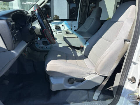 2005 Ford Excursion XLT