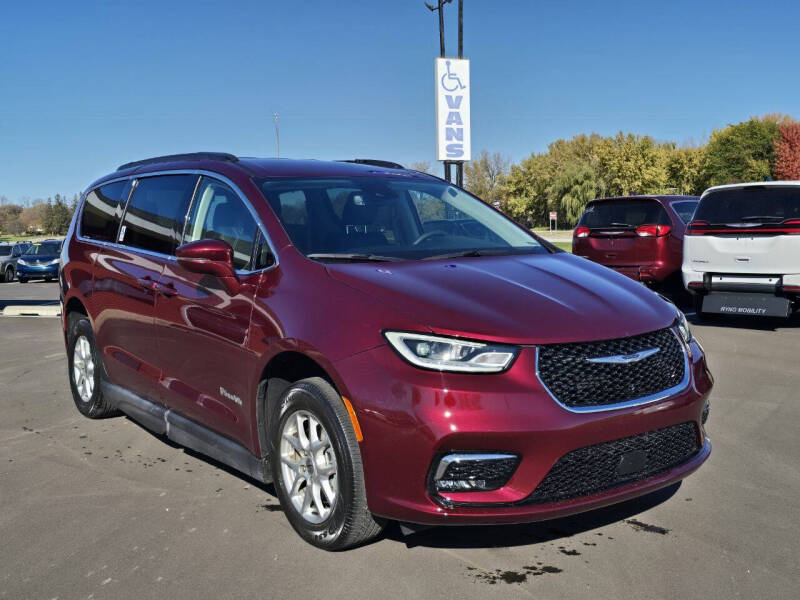 2022 Chrysler Pacifica Touring L