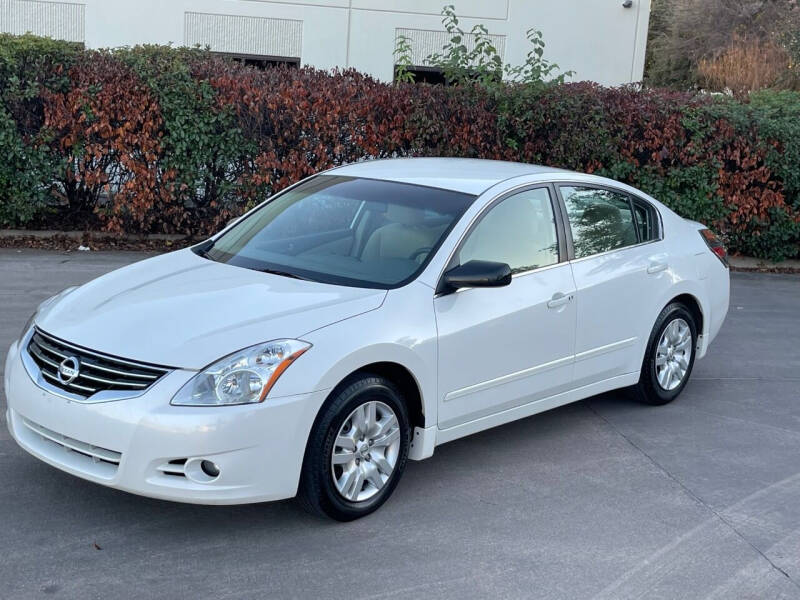 2012 Nissan Altima for sale at Auto Starlight in Dallas TX