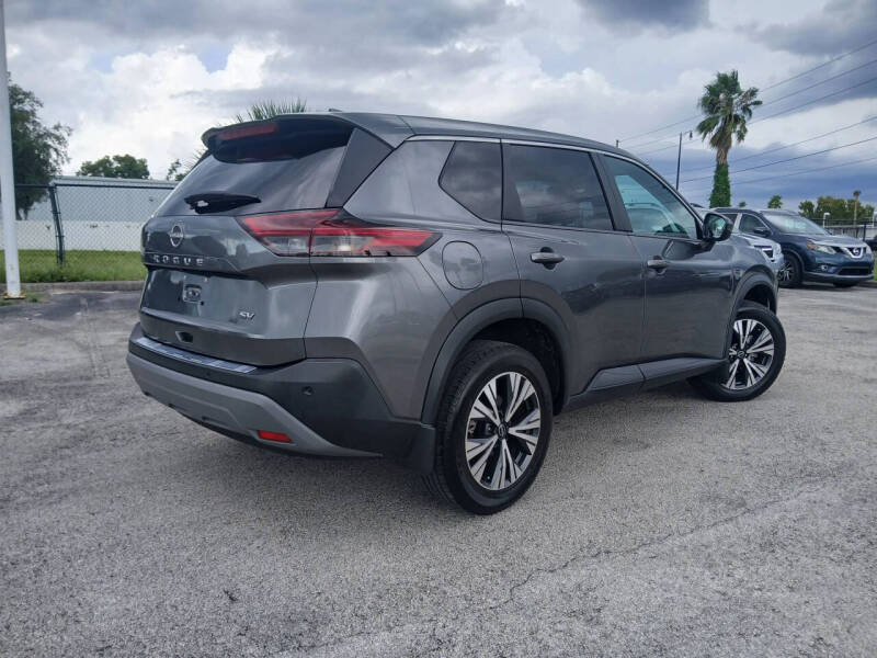 2022 Nissan Rogue SV