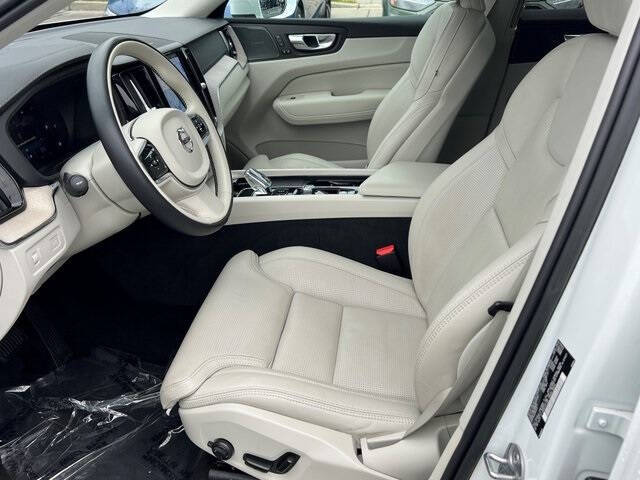 2022 Volvo XC60 B5 Inscription