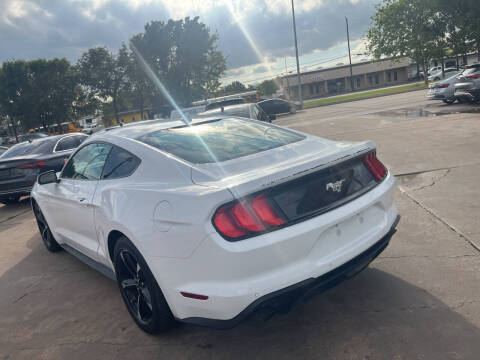 2022 Ford Mustang EcoBoost