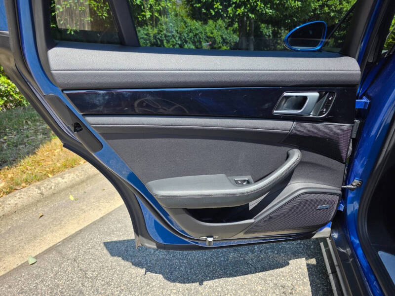 2018 Porsche Panamera 4