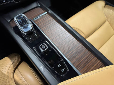 2022 Volvo XC60 B5 Inscription