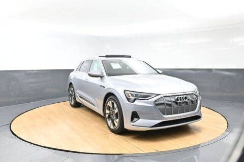 2022 Audi e-tron quattro Premium Plus