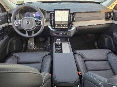 2025 Volvo XC90 T8 Ultra Bright Theme 7P