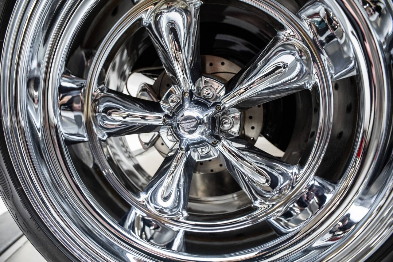 1933 Ford Model 40 97