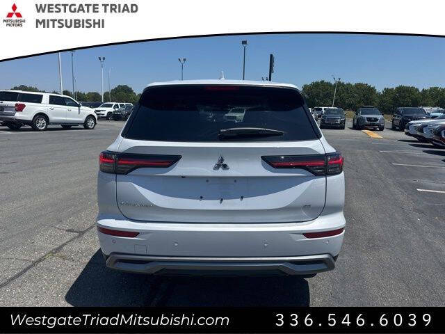2026 Mitsubishi Outlander SE