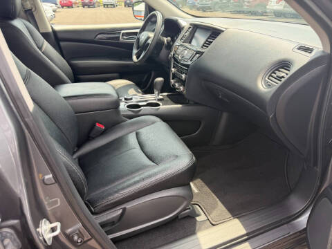 2020 Nissan Pathfinder S