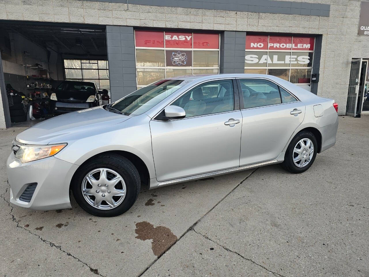 2013 Toyota Camry for sale at Quantum Auto Co in Plainfield, IL