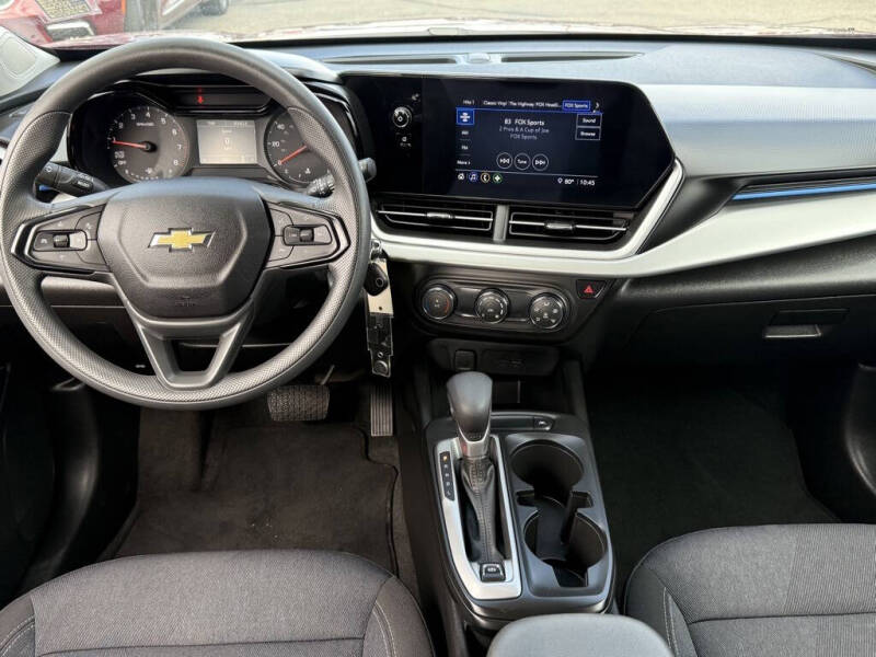 2025 Chevrolet Trax LS
