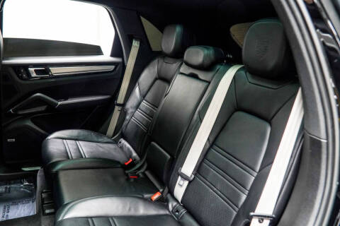 2023 Porsche Cayenne Platinum Edition