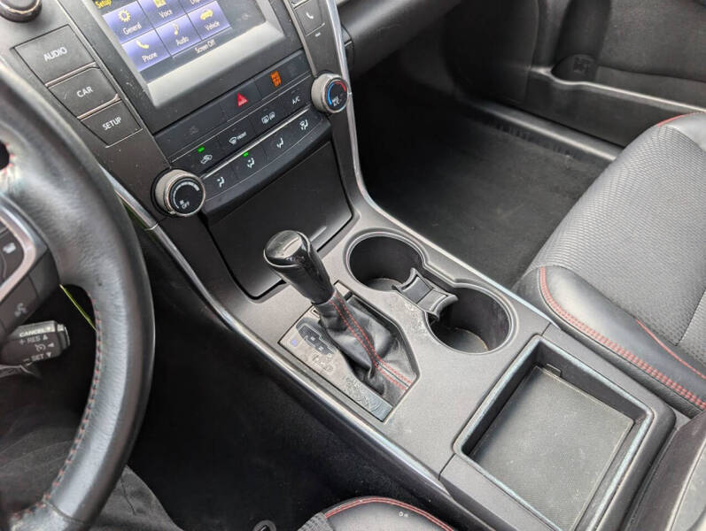 2017 Toyota Camry SE