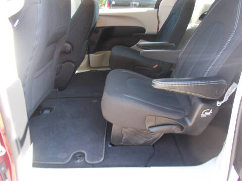 2021 Chrysler Voyager LX