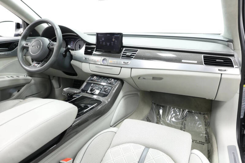 2013 Audi S8 4.0T quattro
