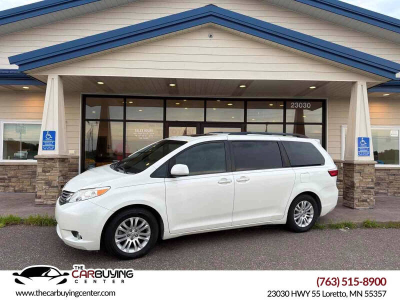 2017 Toyota Sienna XLE 7-Passenger Auto Access Seat