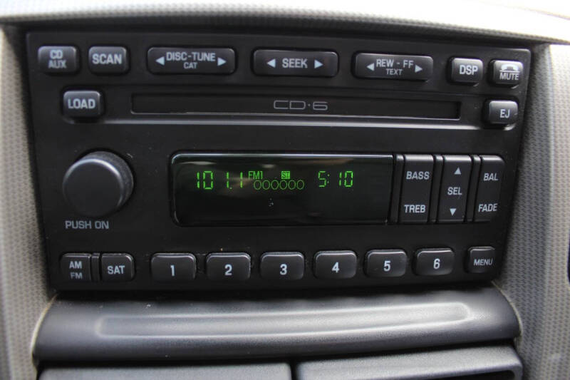 2004 Ford Explorer XLT