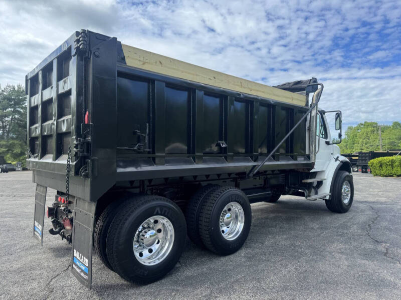 2005 Freightliner M2 112