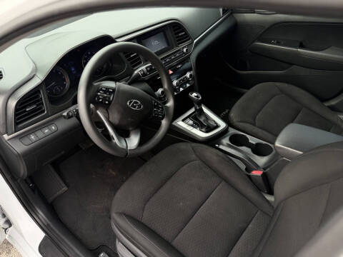 2020 Hyundai Elantra SE