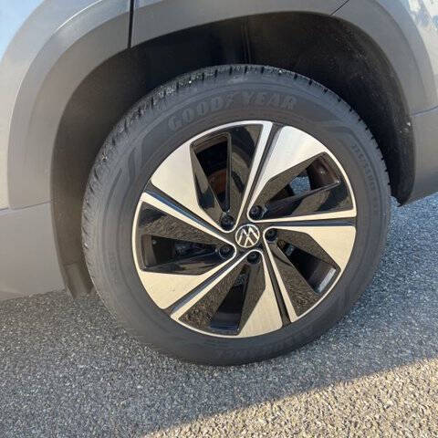 2024 Volkswagen Taos SE 4Motion