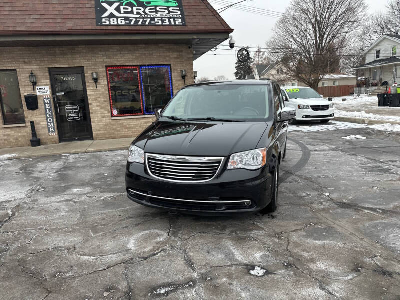 2014 Chrysler Town and Country Touring-L