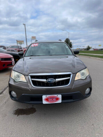 2009 Subaru Outback for sale at UNITED AUTO INC in South Sioux City NE