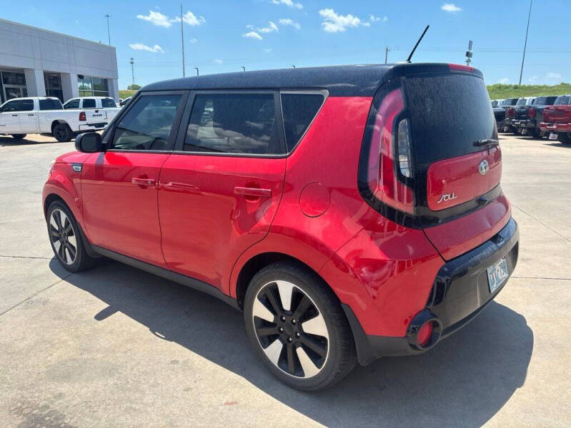 2016 Kia Soul +