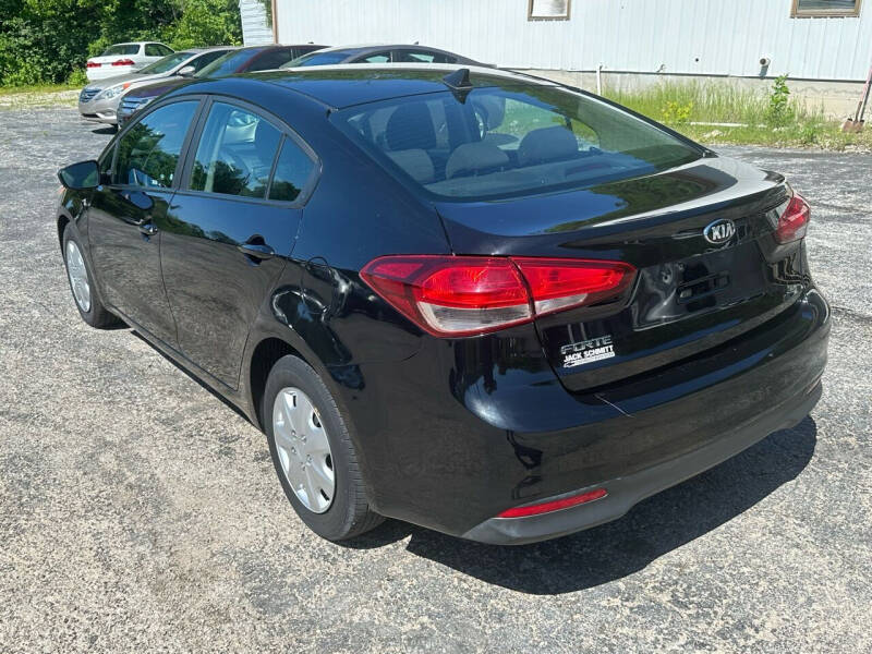 2017 Kia Forte LX photo 6