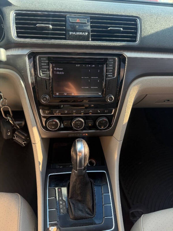 2018 Volkswagen Passat 2.0T R-Line