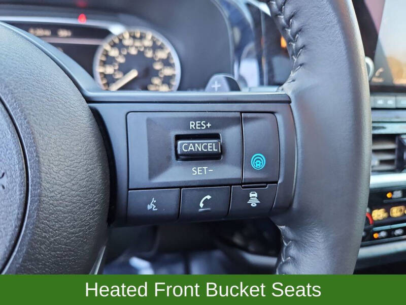 2024 Nissan Pathfinder SV