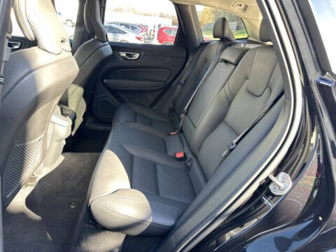 2025 Volvo XC60 B5 Plus Dark Theme