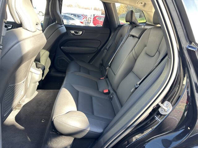 2025 Volvo XC60 B5 Plus Dark Theme