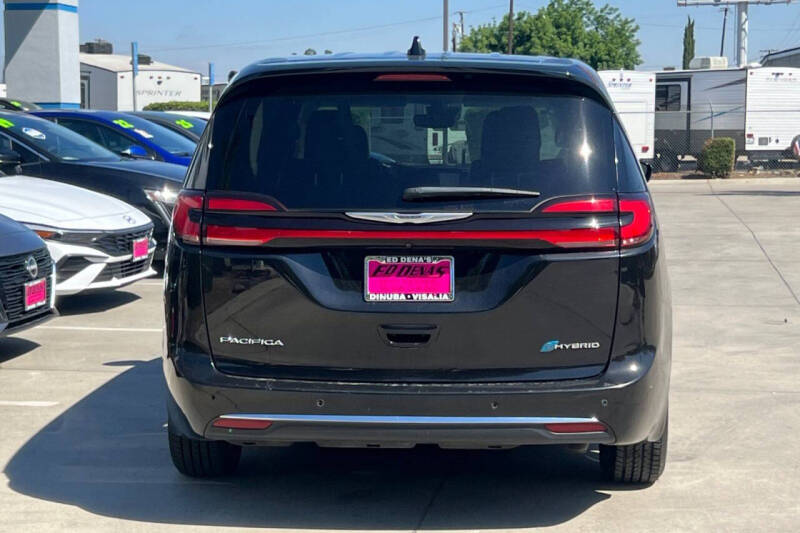 2024 Chrysler Pacifica Plug-In Hybrid Select
